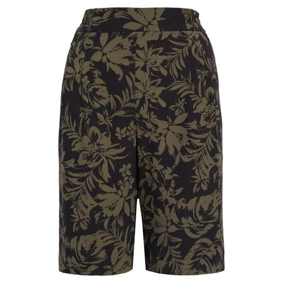 NWT Chelsea28 Pleated Jungle Leaf Long Shorts - Picture 9 of 9